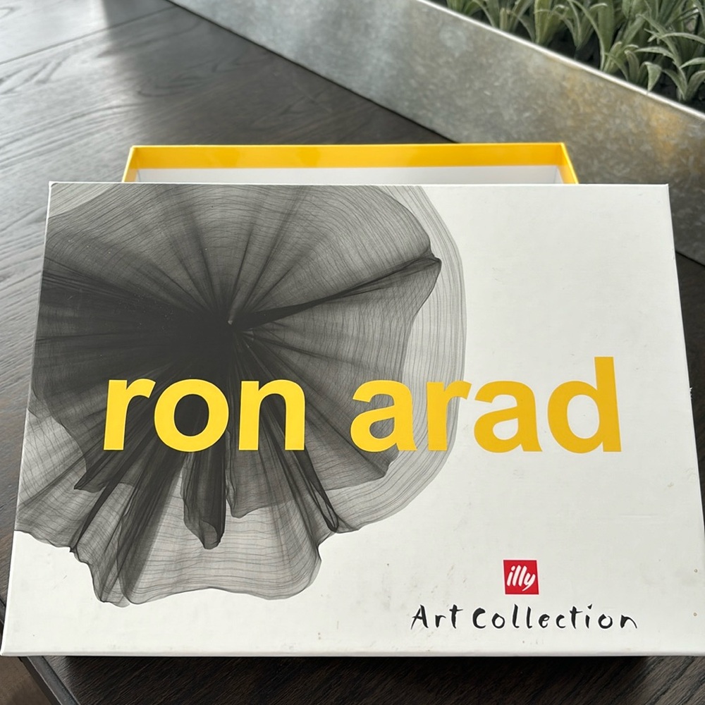Illy art collection Ron arad espresso cups with saucer